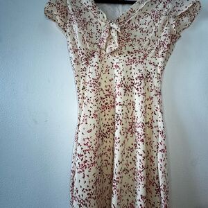 Romantic Floral Off-White Maxi Dress – Size XS Vintage (early 2000s)